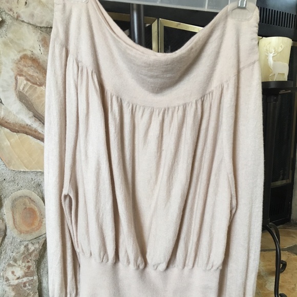 Free People off the shoulder Sweater - Picture 1 of 5